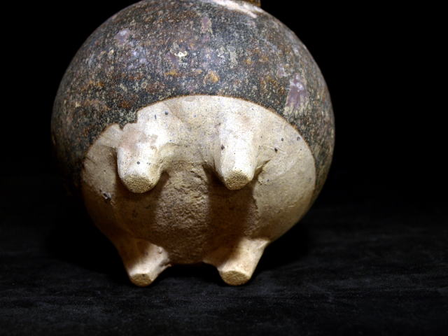 クメール美術 黒褐釉象形壺 12～13世紀